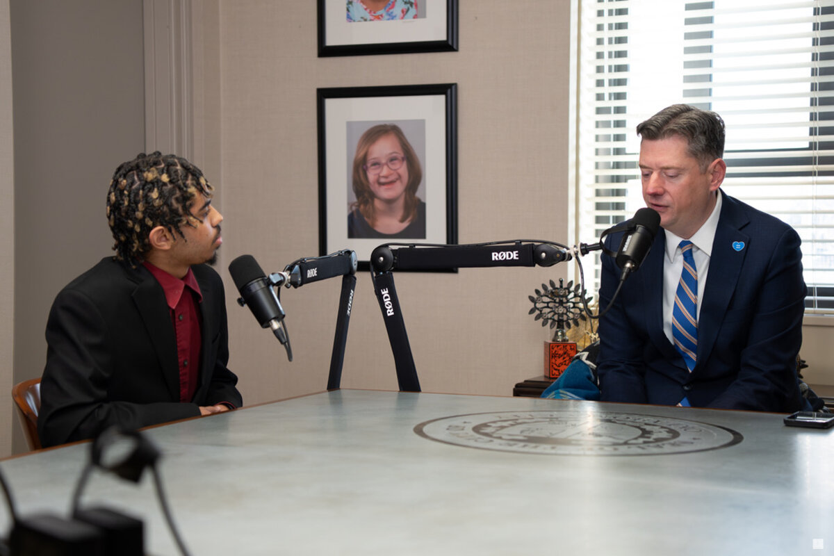 Student host Jordan Arnett interviewing Mayor David Holt for VOICES of OKC